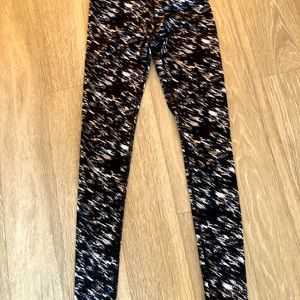 Beyond Yoga black and white leggings - size small
